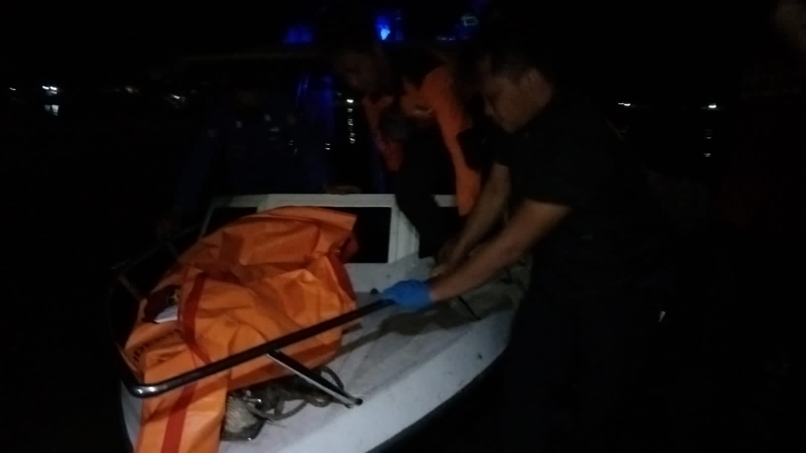 Warga Geger Mengira Boneka, Ternyata Mayat Membusuk